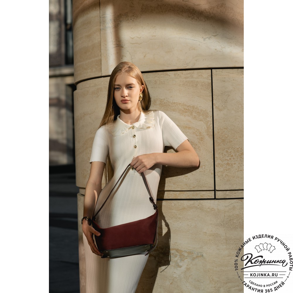 Женская кожаная сумка "Тойс" (черная)